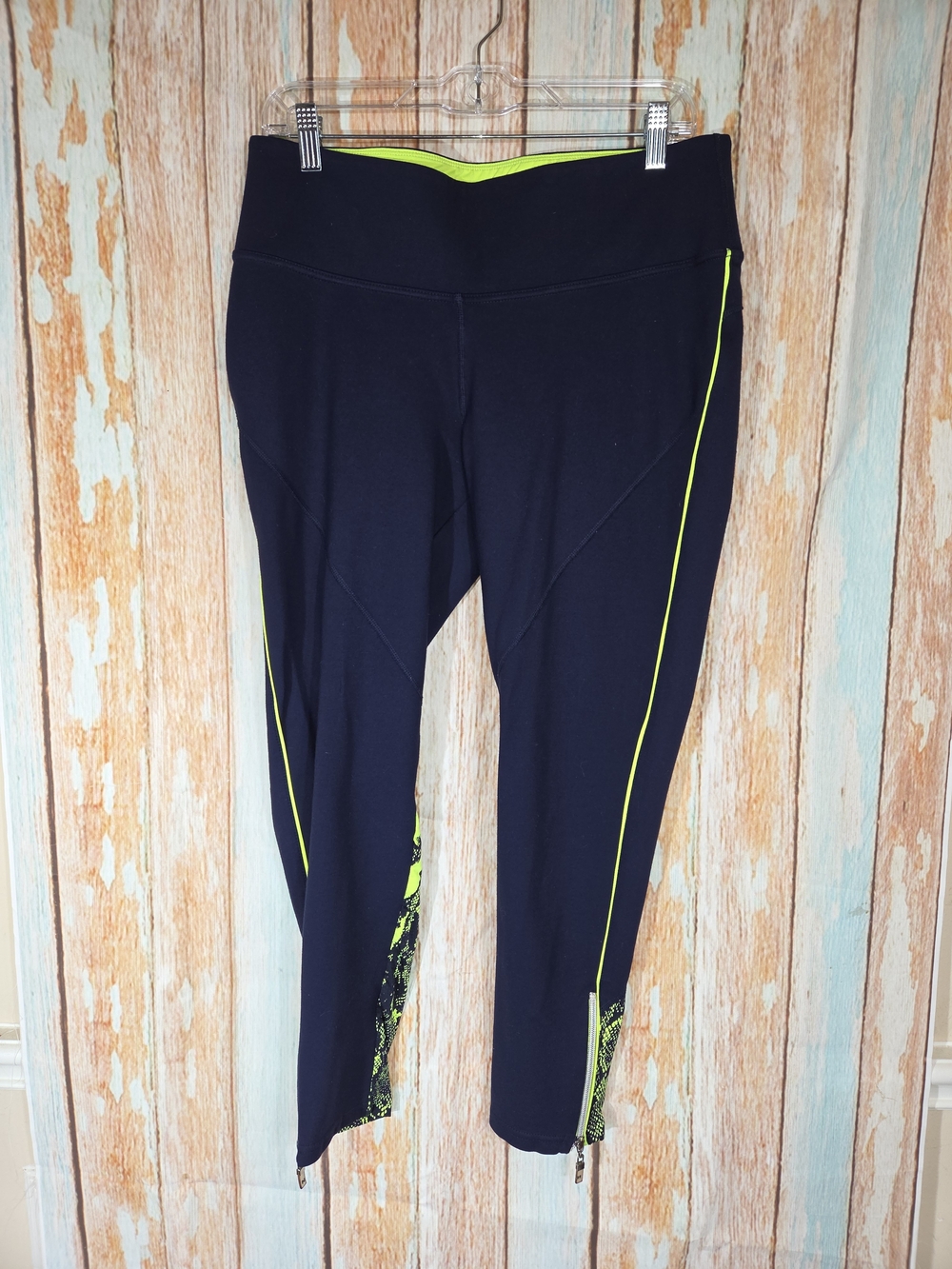 Nygard Slim Compression Women's Navy Performance Leggings with Neon Trim. Sz L